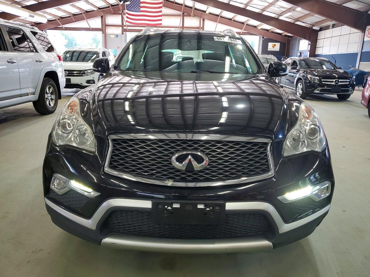 2017 Infiniti QX50, Base