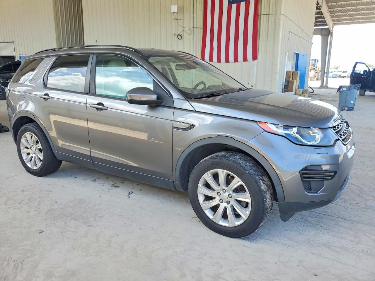 2017 Land Rover Discovery, SE