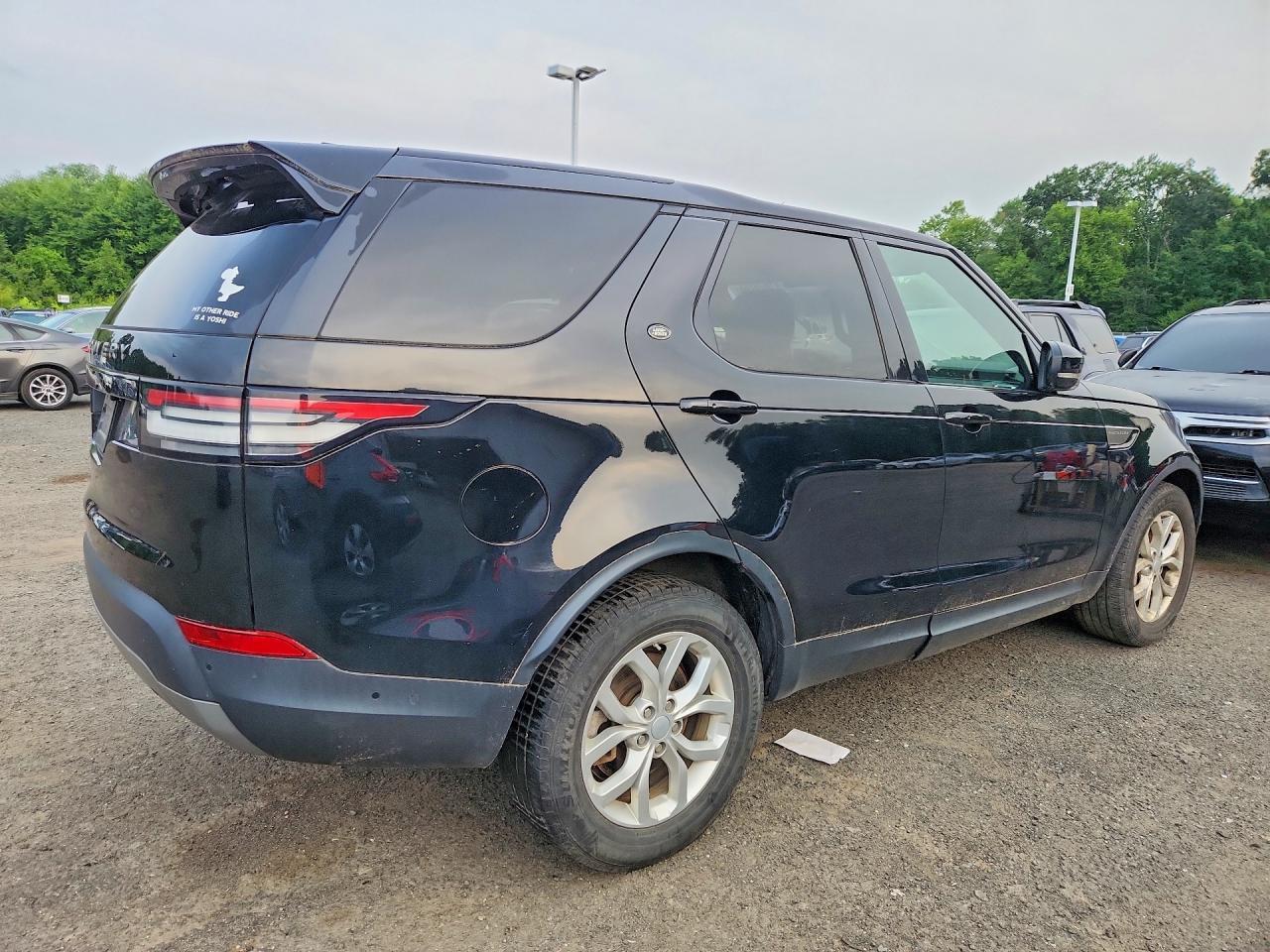 2020 Land Rover Discovery, SE
