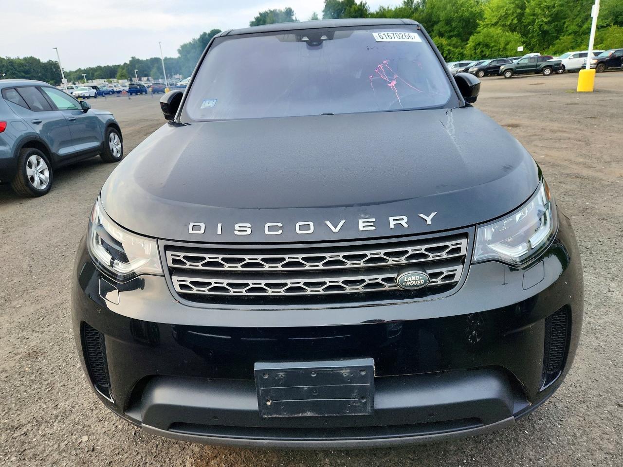 2020 Land Rover Discovery, SE