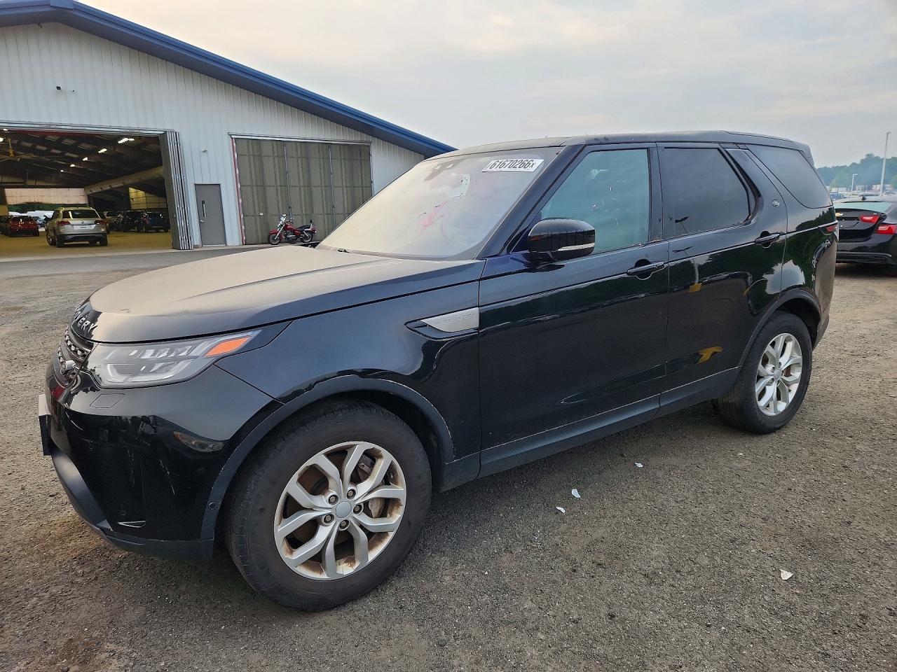 2020 Land Rover Discovery, SE