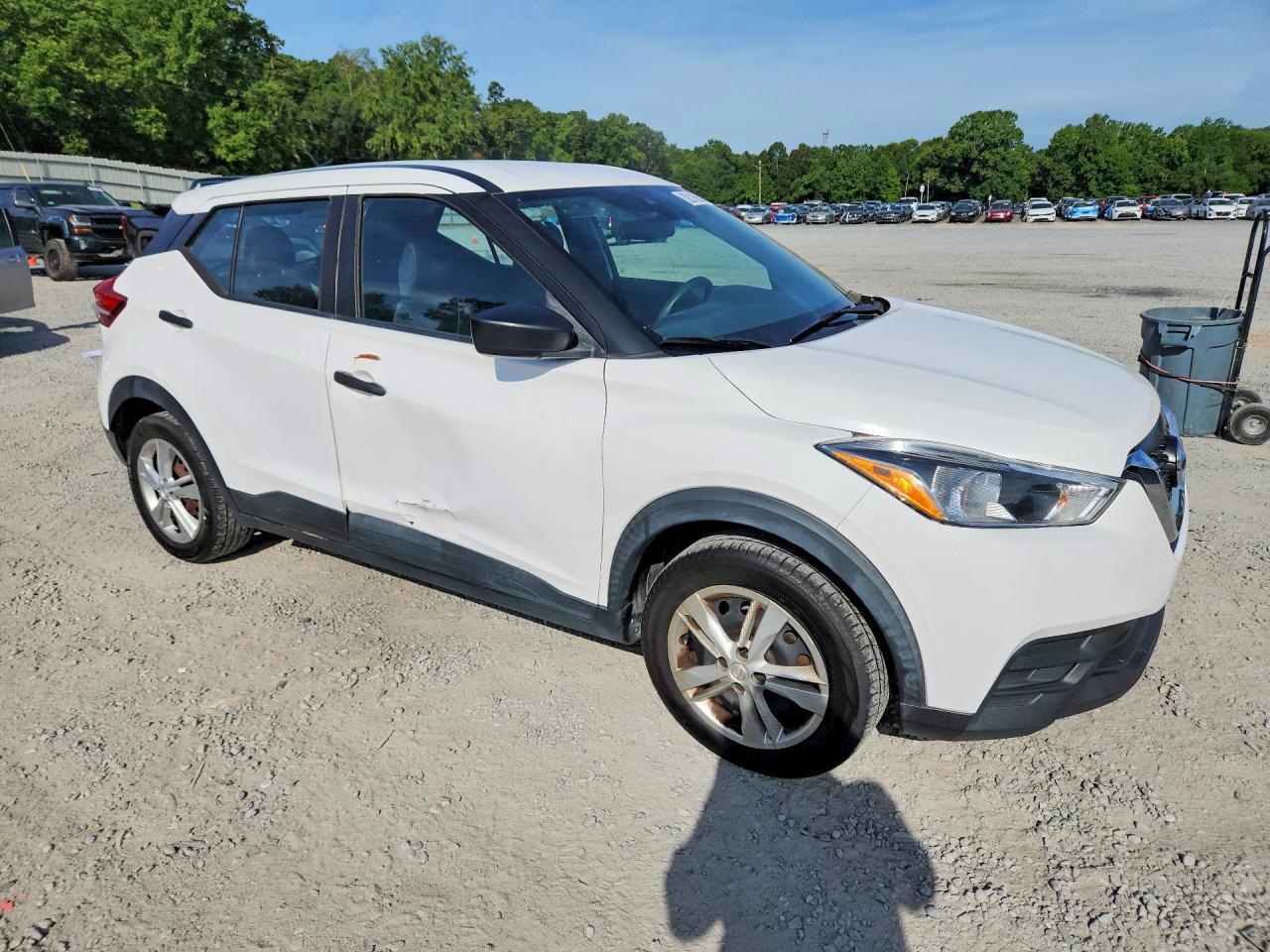 2020 Nissan Kicks, S