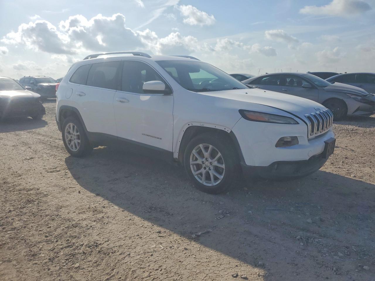 2018 Jeep Cherokee, Latitude