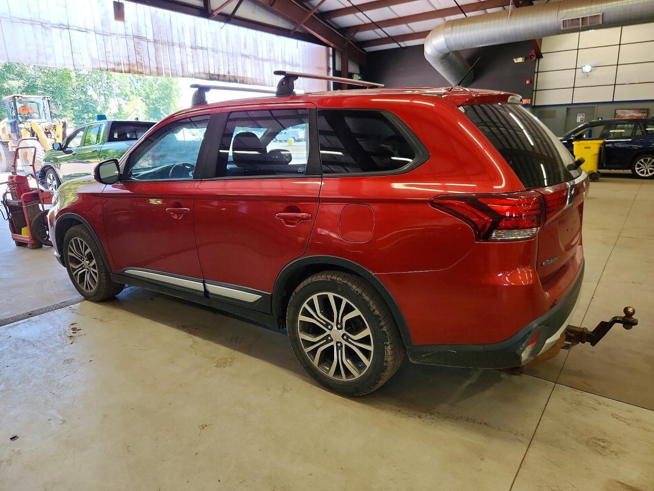 2016 Mitsubishi Outlander, SE
