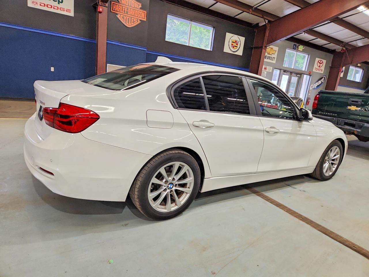 2016 BMW 3 Series, 320 XI