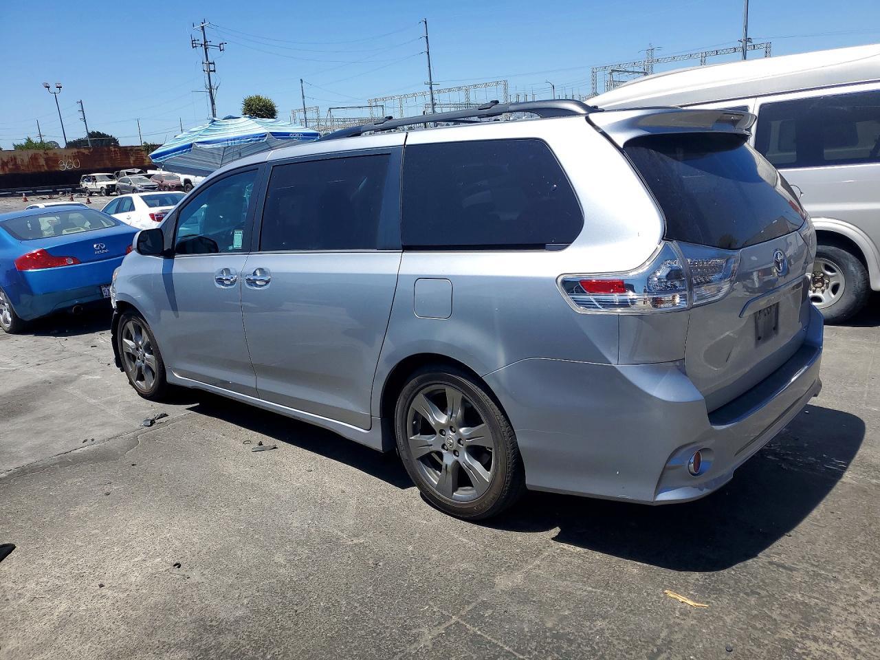 2017 Toyota Sienna, SE