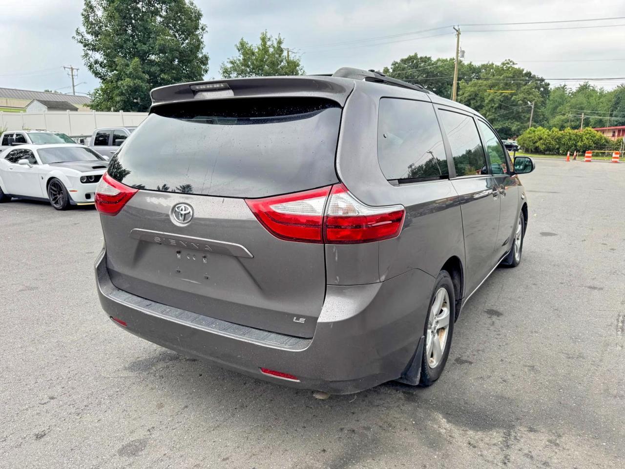 2017 Toyota Sienna, LE