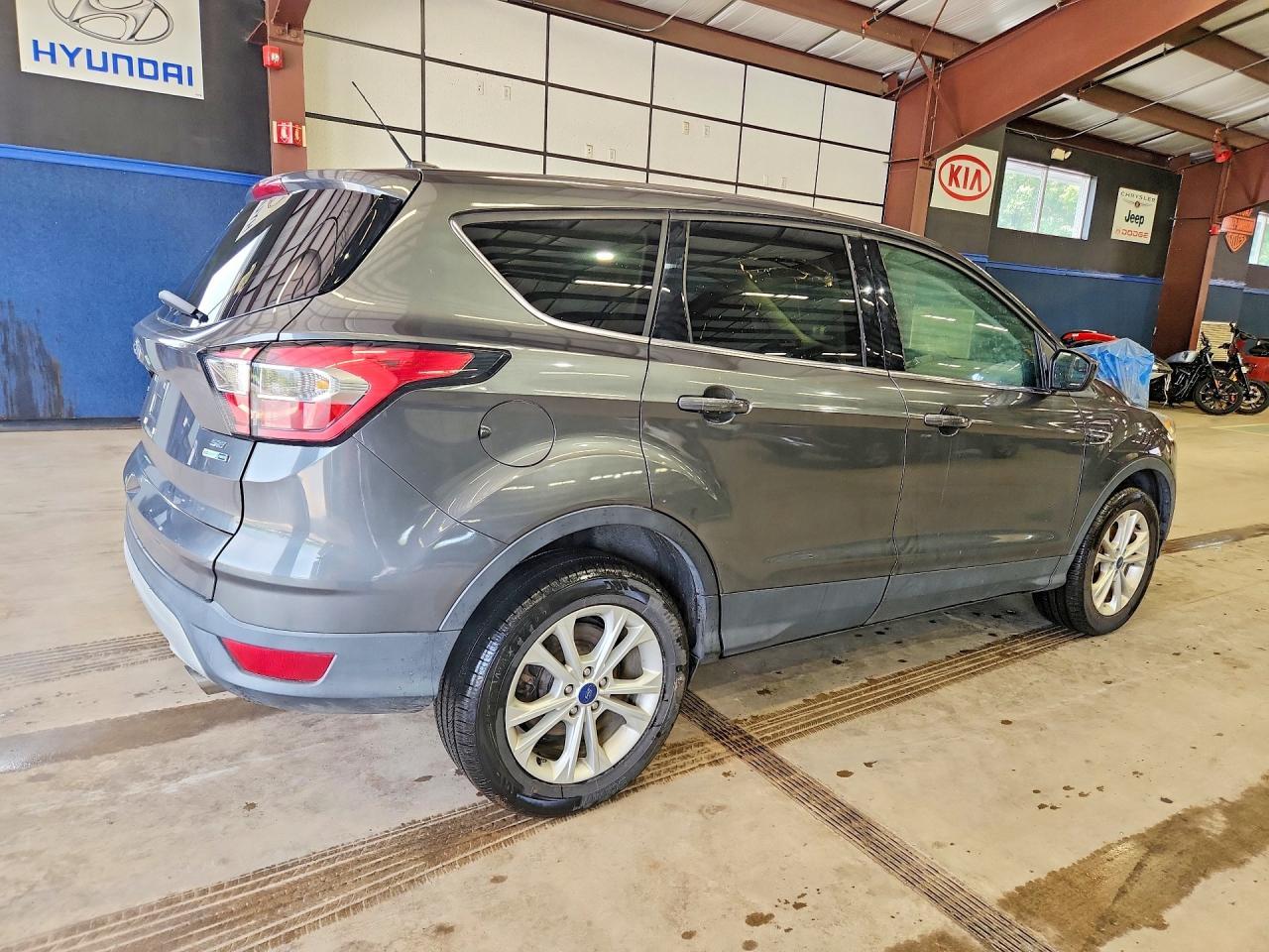 2017 Ford Escape, SE