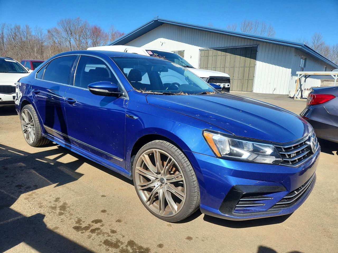 2017 Volkswagen Passat, R-Line