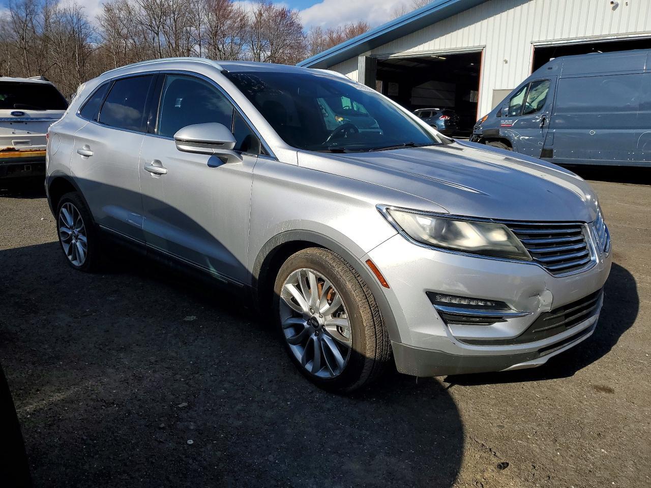 2015 Lincoln Townhouse MKC