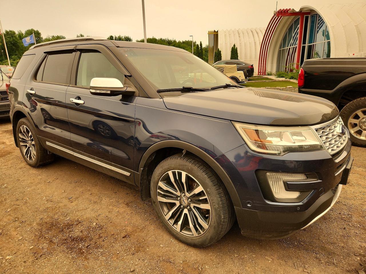 2016 Ford Explorer, Platinum