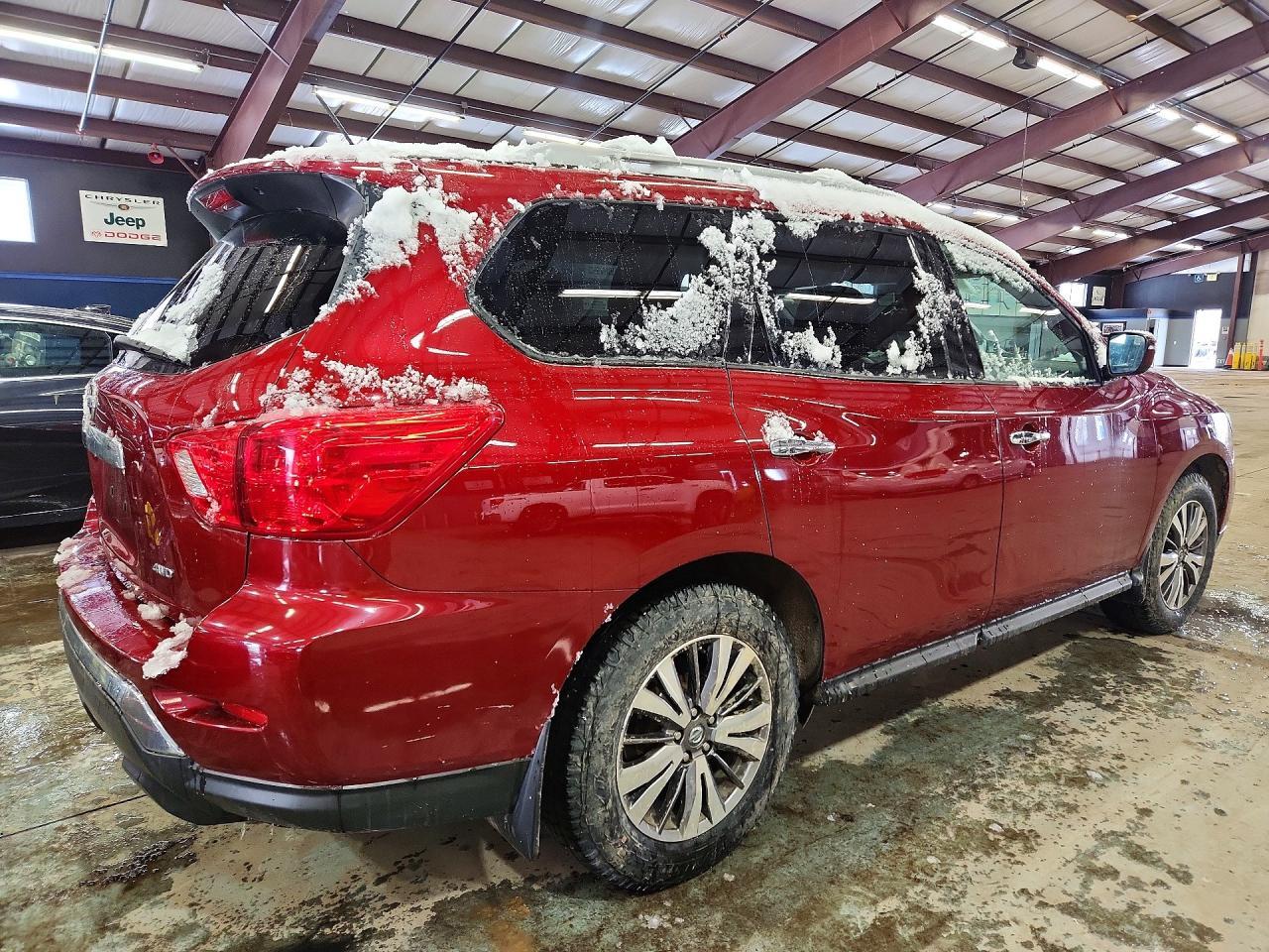 2018 Nissan Pathfinder, S