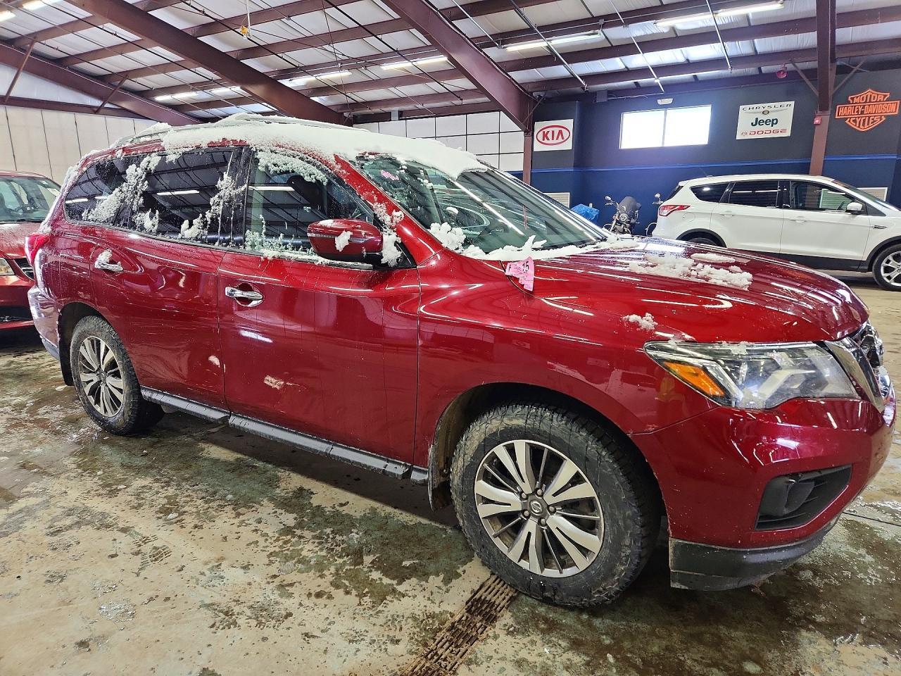 2018 Nissan Pathfinder, S