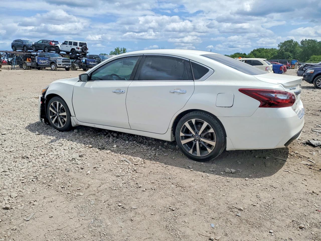 2017 Nissan Altima, 2.5 SR