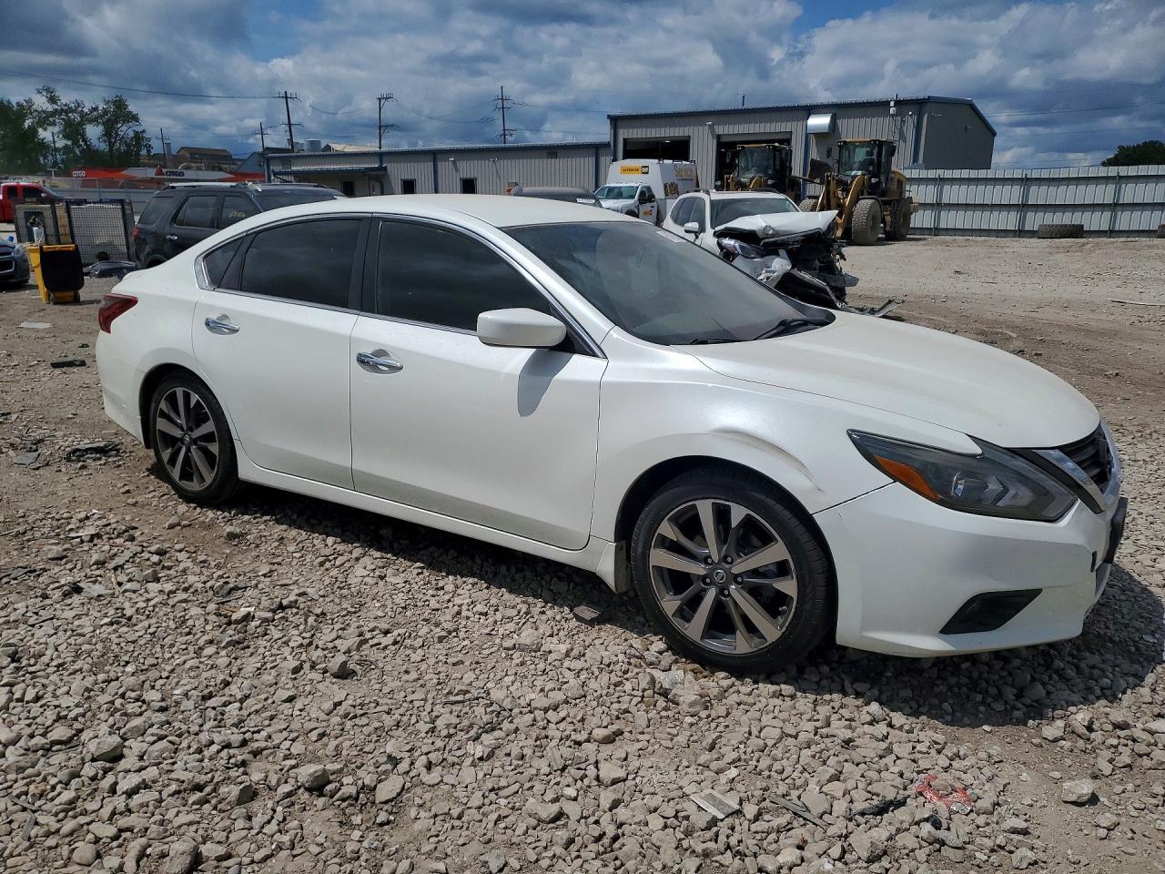 2017 Nissan Altima, 2.5 SR