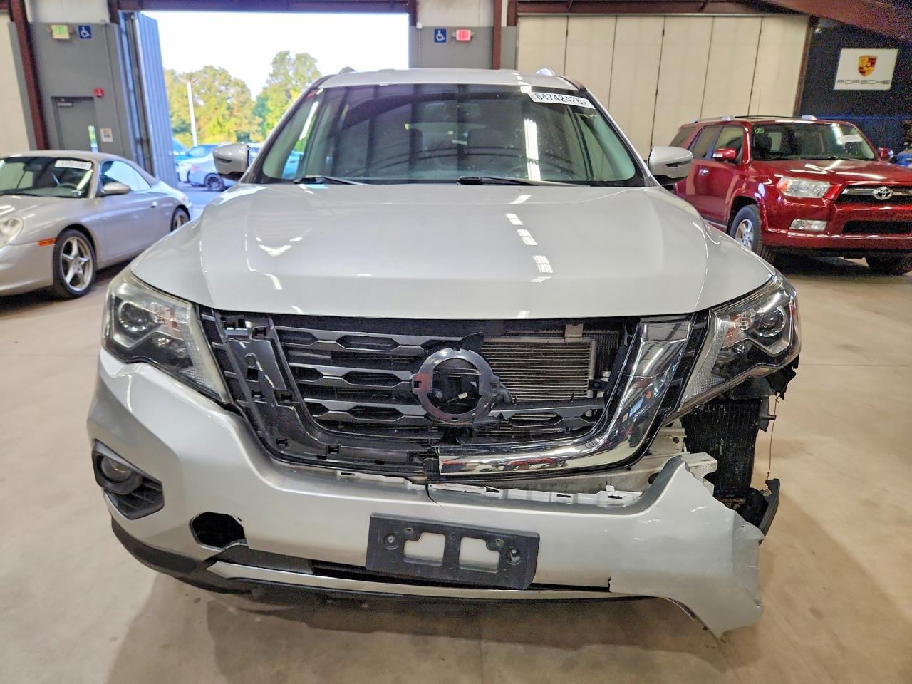 2017 Nissan Pathfinder, SV