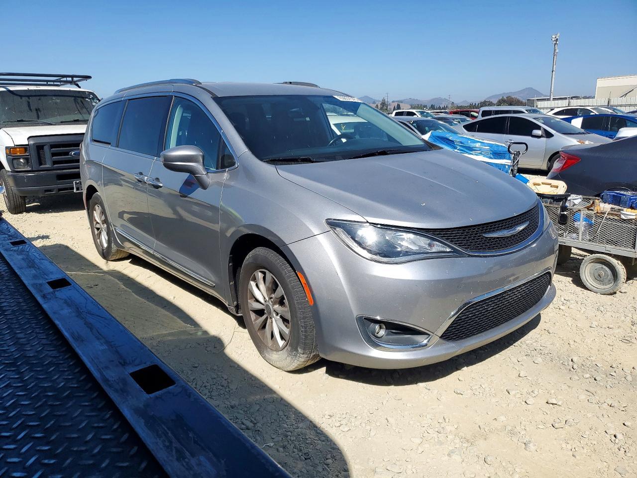 2018 Chrysler Pacifica, Touri...