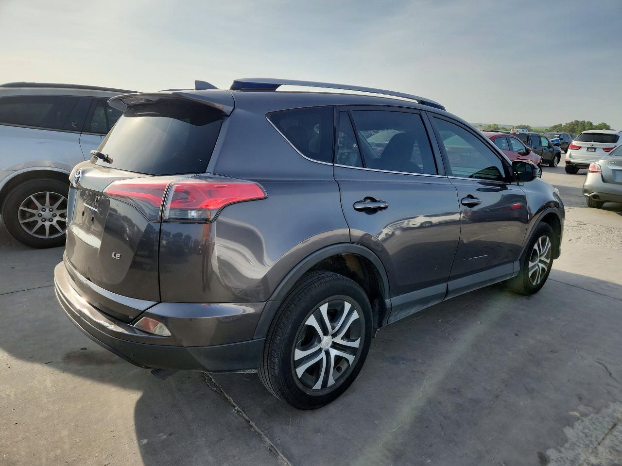 2018 Toyota RAV4, LE