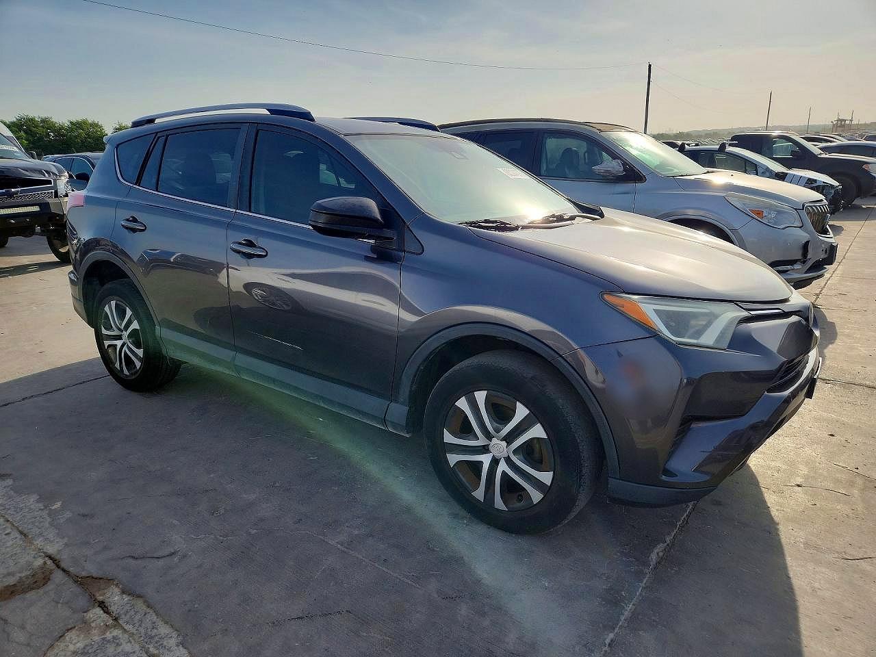 2018 Toyota RAV4, LE