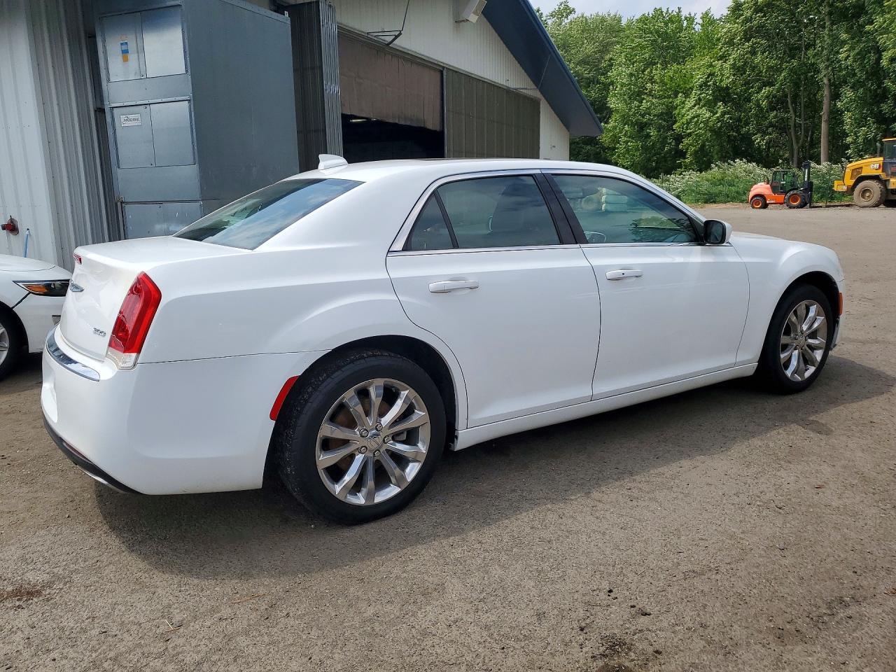 2016 Chrysler 300, Limited