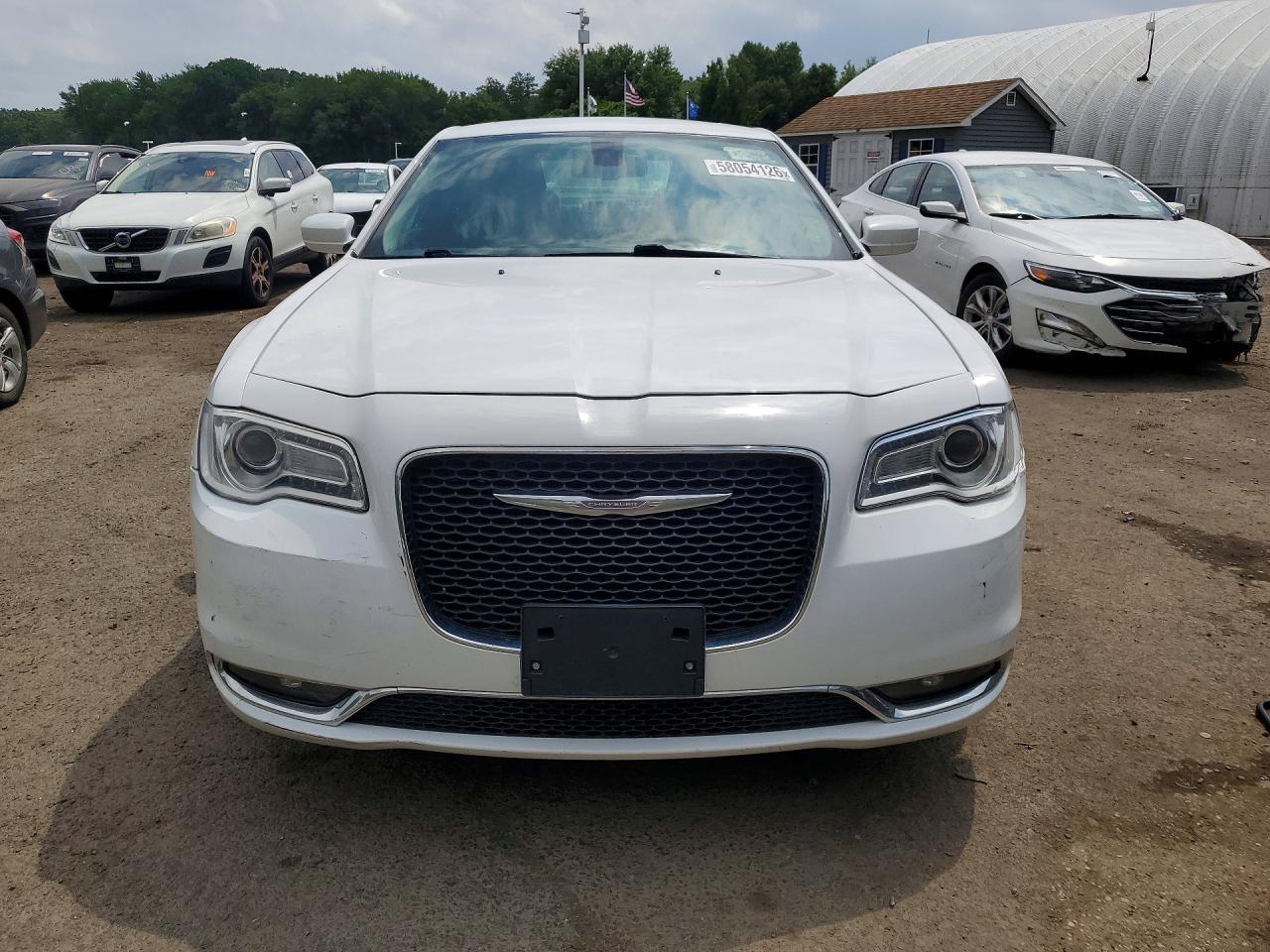 2016 Chrysler 300, Limited