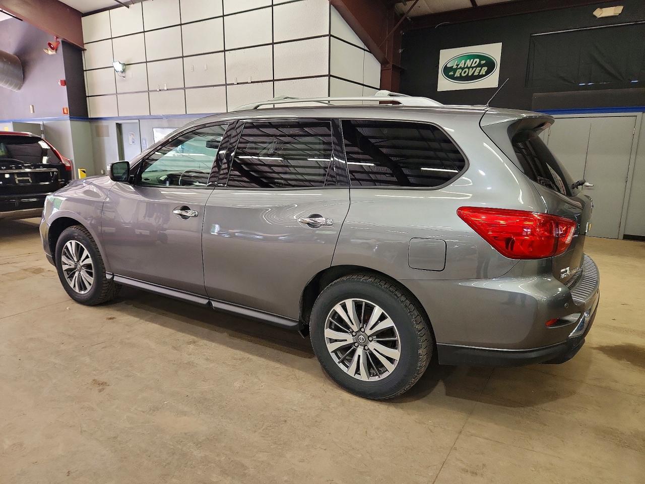 2018 Nissan Pathfinder, SV