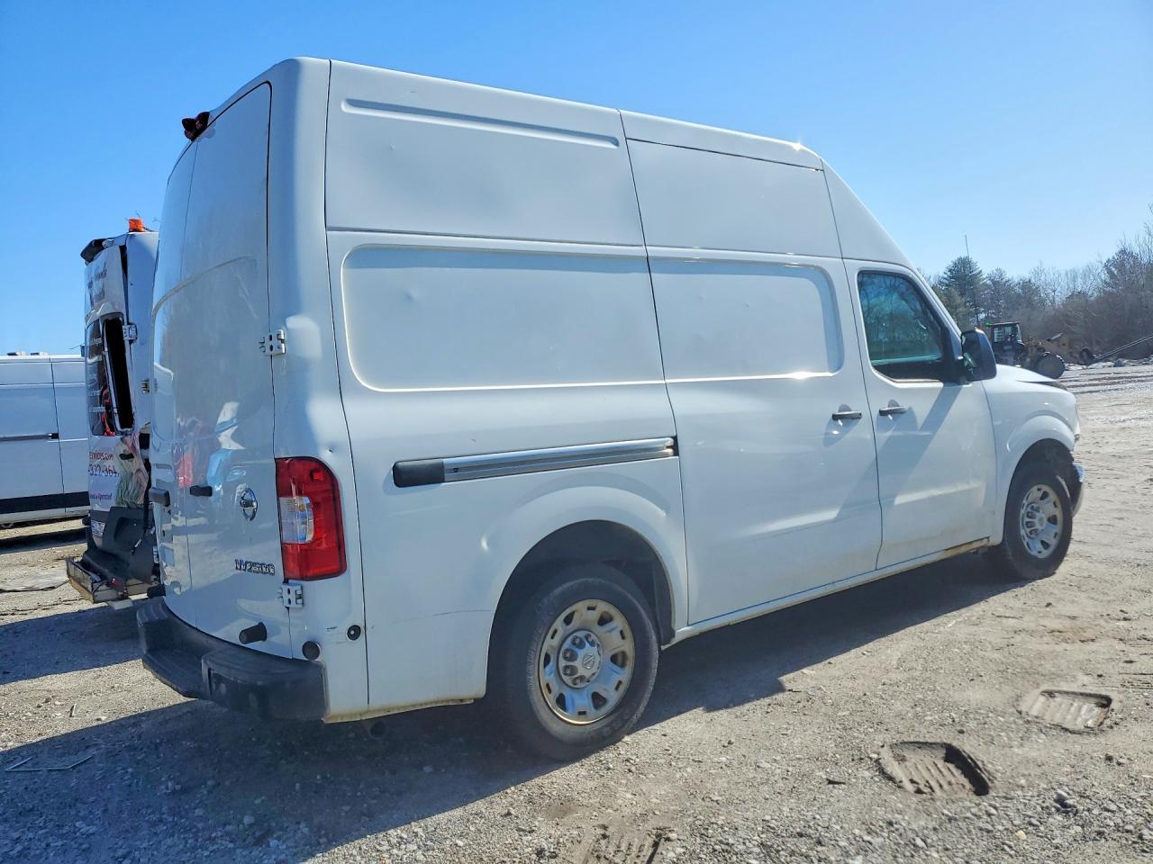 2018 Niss NV, 2500 Hd Sl