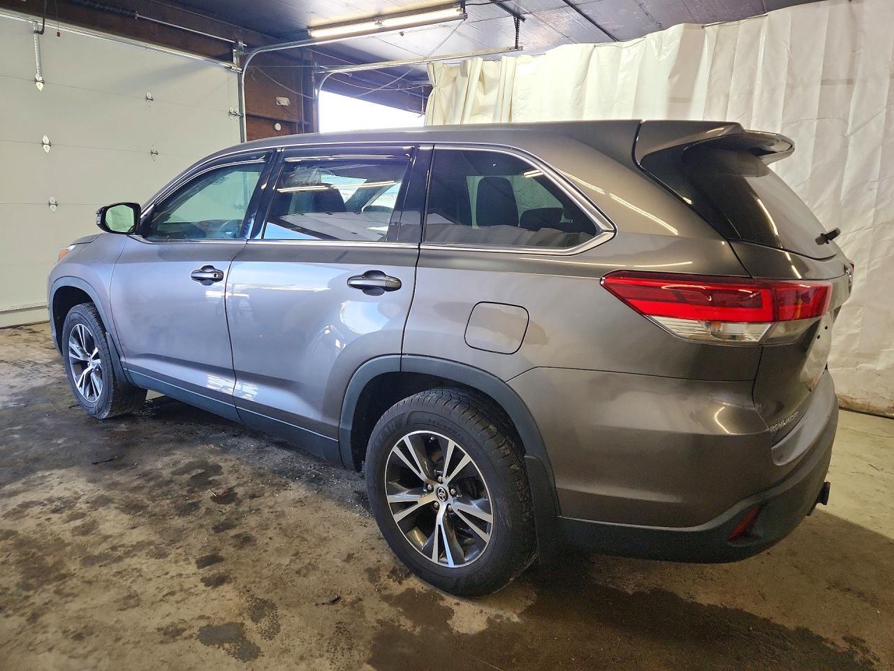 2019 Toyota Highlander, LE