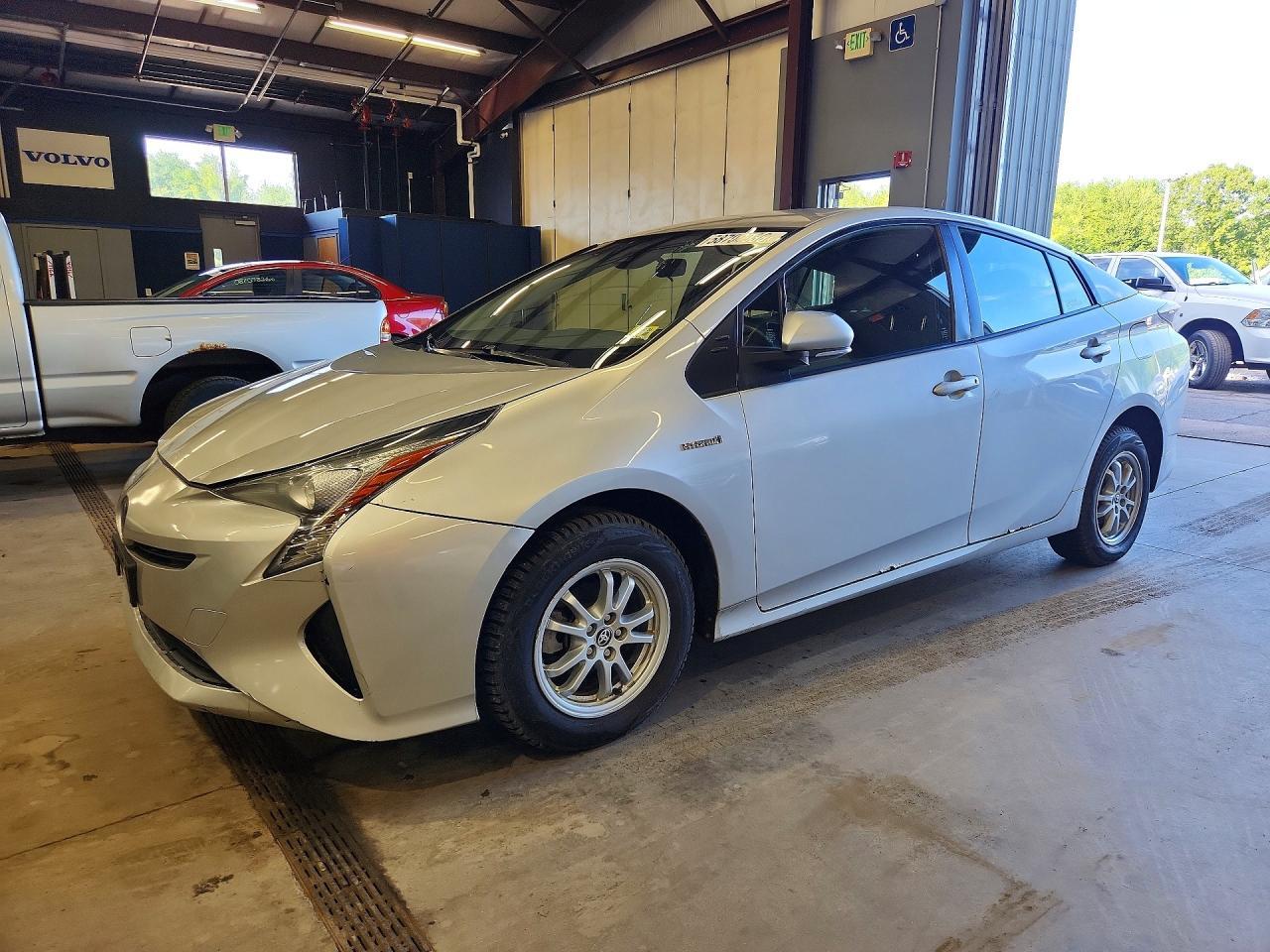 2017 Toyota Prius, Two