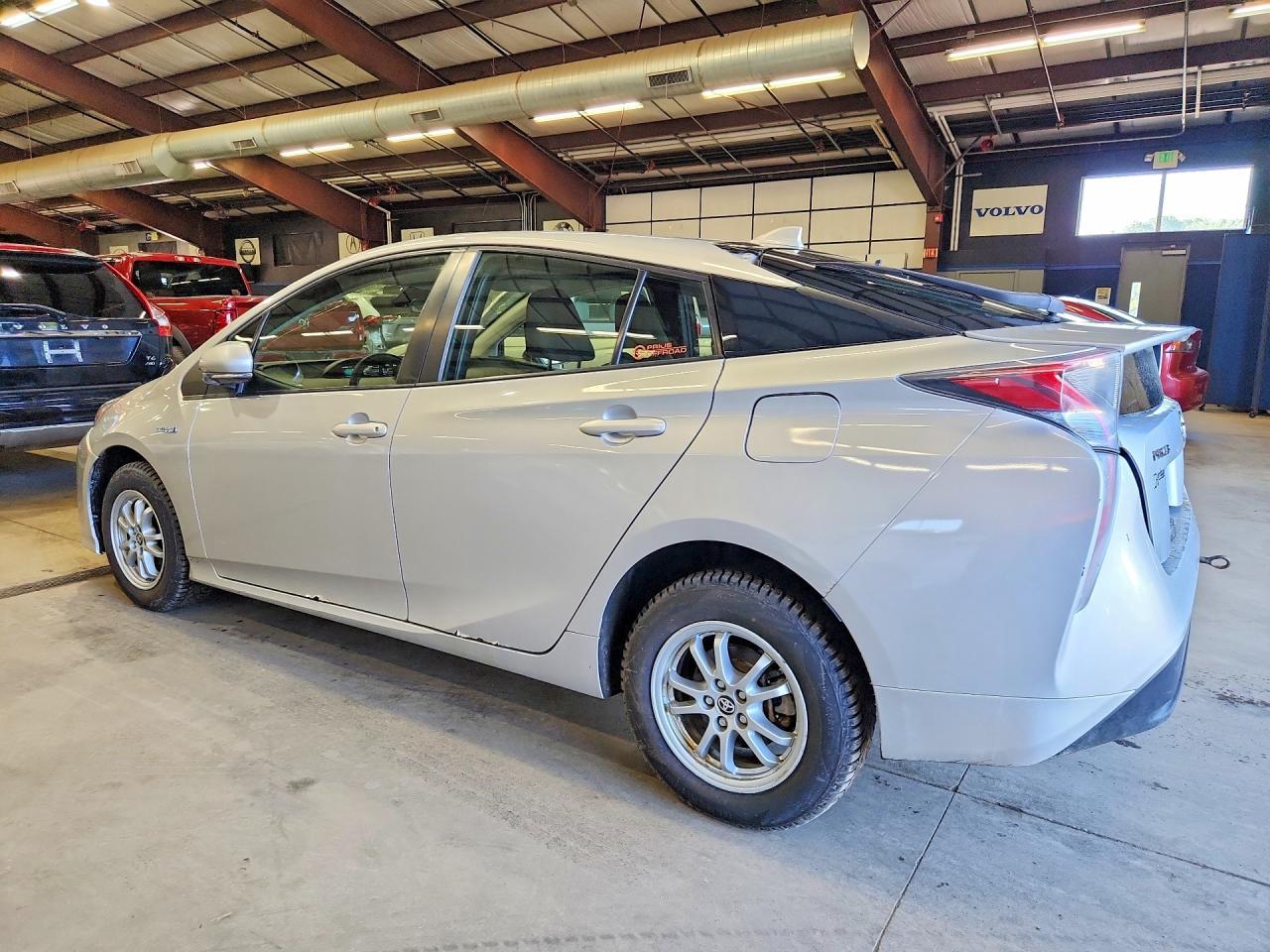 2017 Toyota Prius, Two
