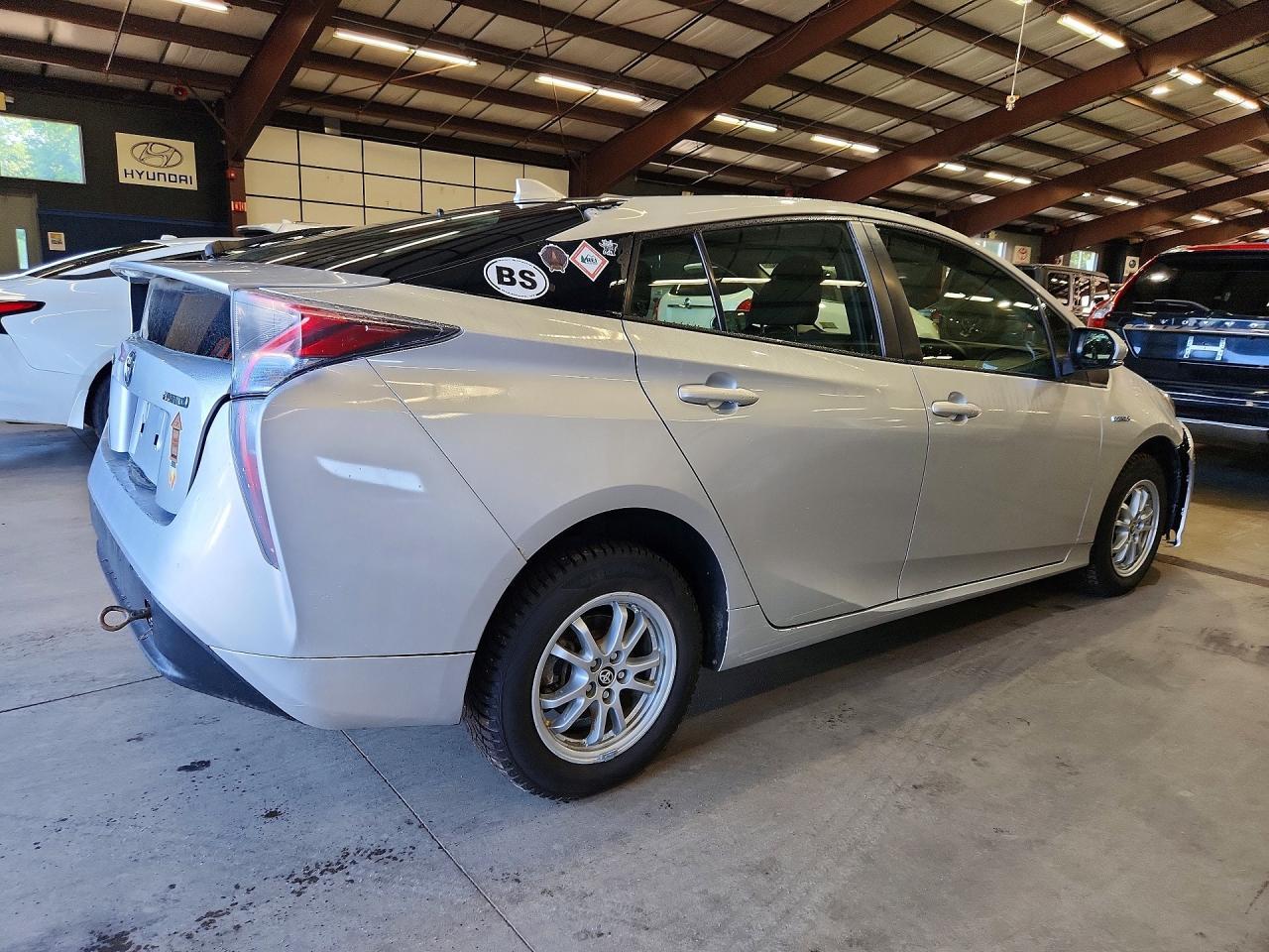 2017 Toyota Prius, Two