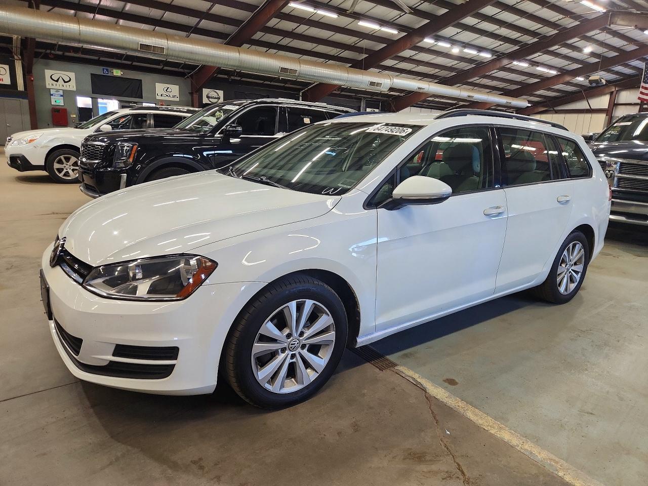 2017 Volkswagen Golf, S