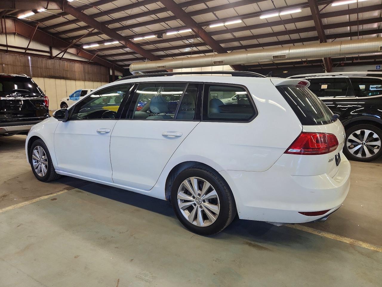 2017 Volkswagen Golf, S