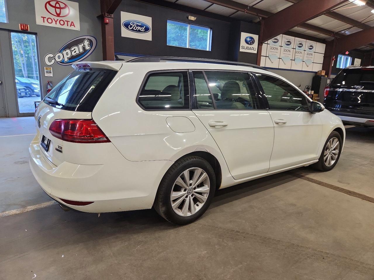 2017 Volkswagen Golf, S