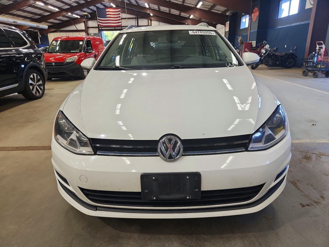 2017 Volkswagen Golf, S