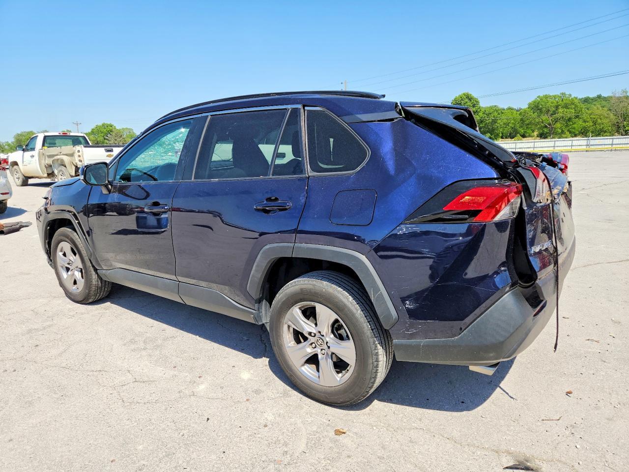 2022 Toyota RAV4, Xle