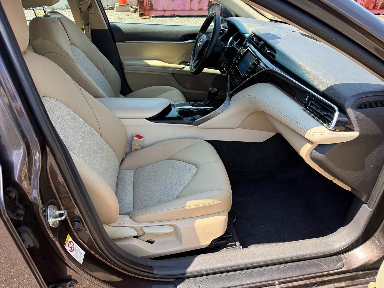 2018 Toyota Camry, LE