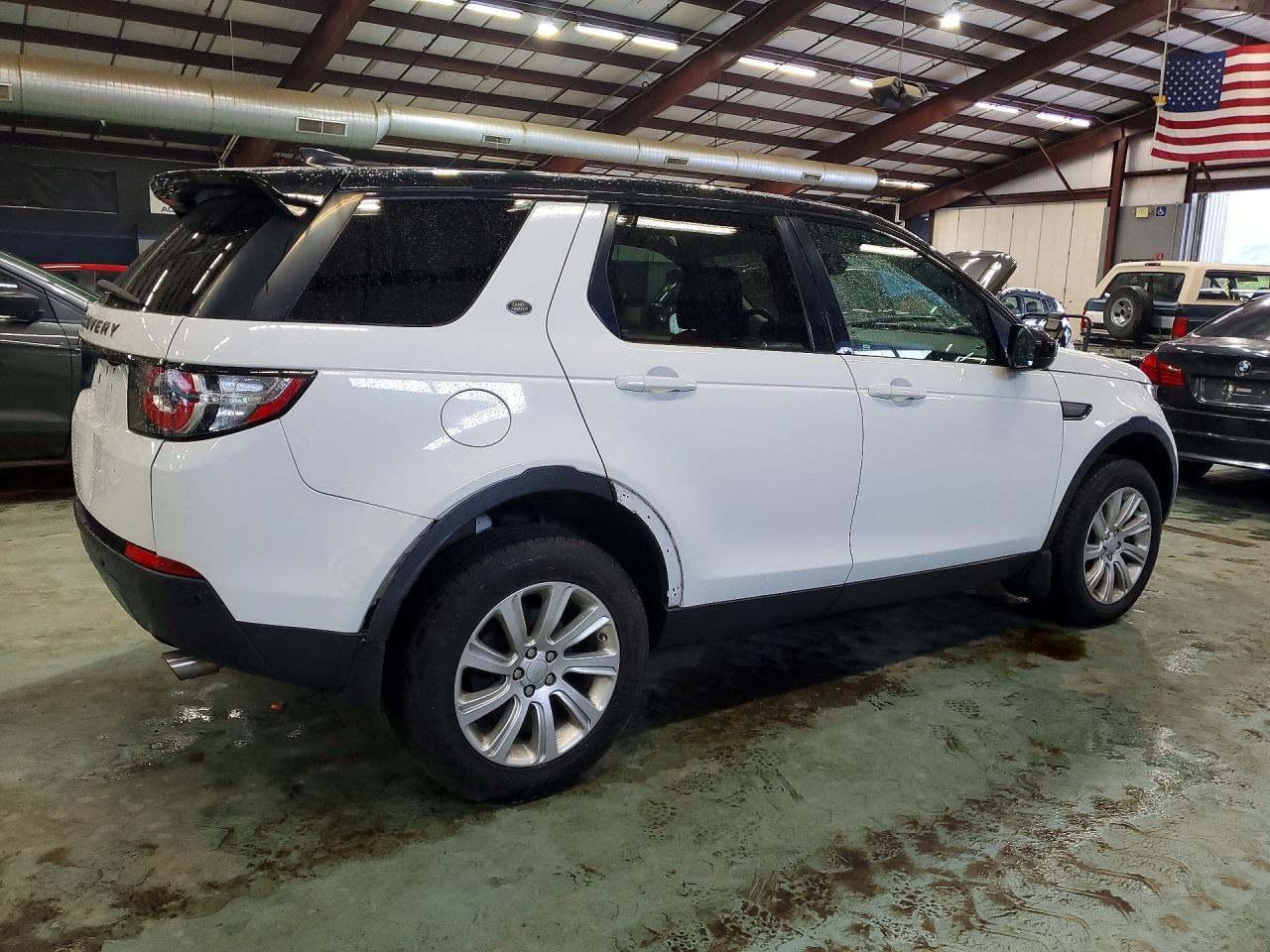 2017 Land Rover Discovery, SE