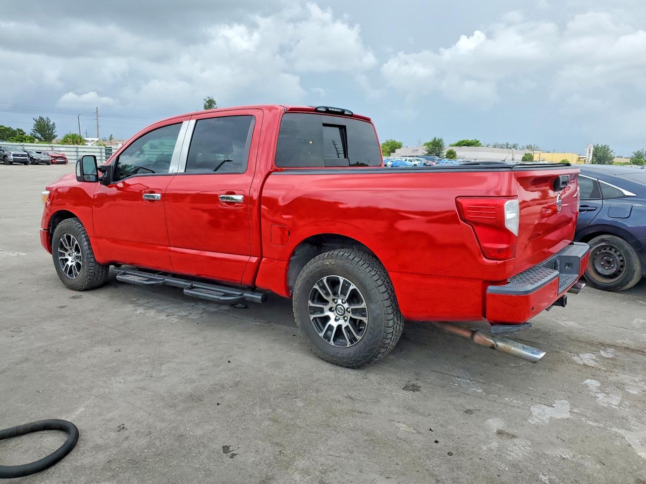 2021 Nissan Titan, SV