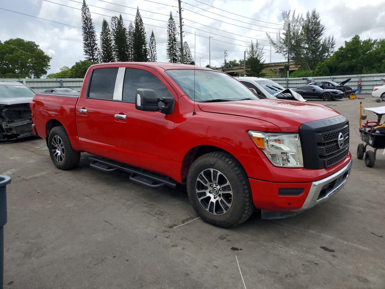 2021 Nissan Titan, SV