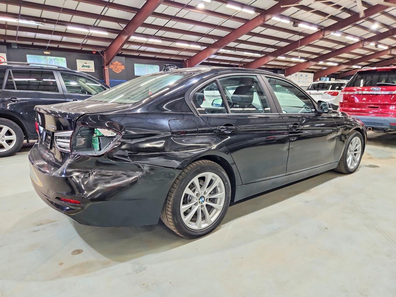 2017 BMW 3 Series, 320 XI
