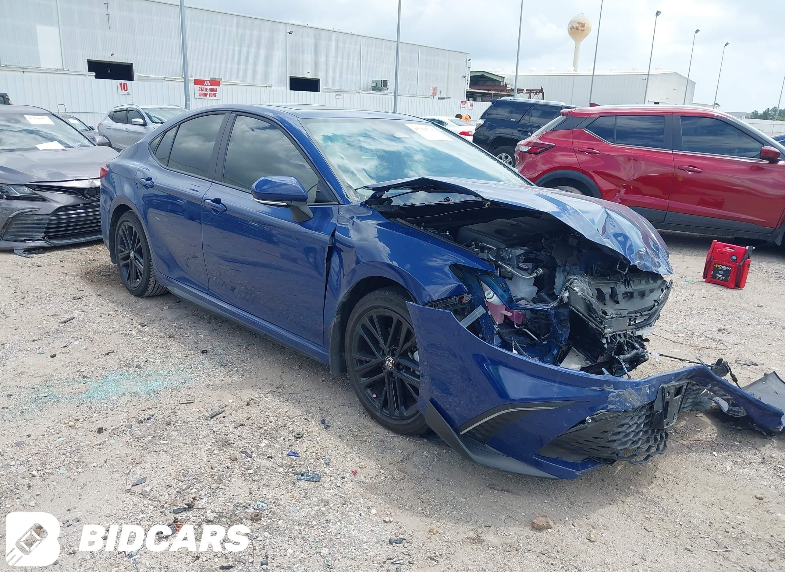 2025 Toyota Camry, SE