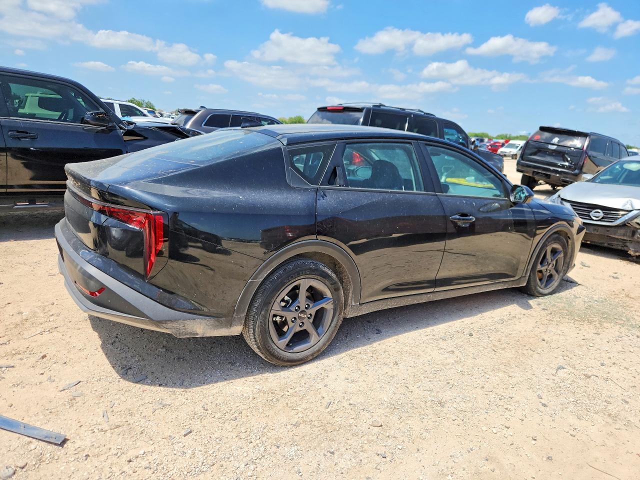2025 KIA K4, Lxs