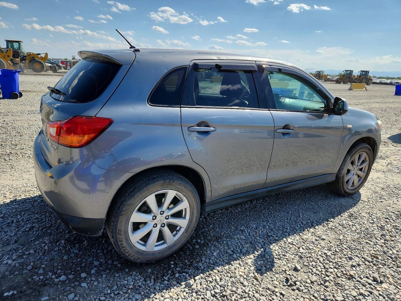 2015 Mitsubishi Outlander, ES