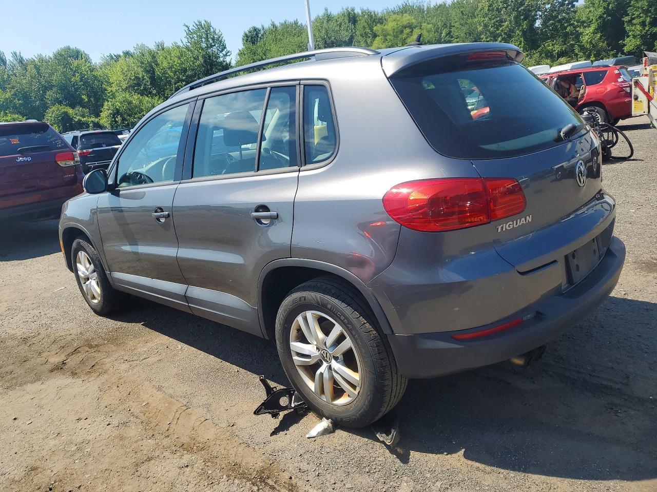 2016 Volkswagen Tiguan, S