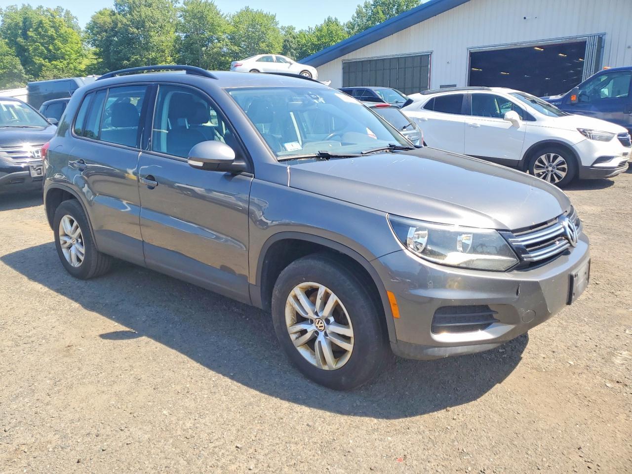 2016 Volkswagen Tiguan, S