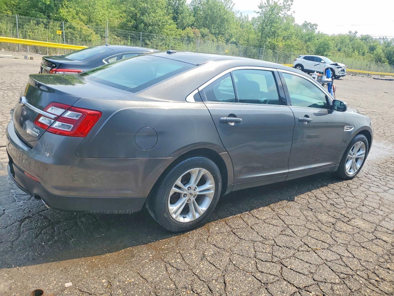 2015 Ford Taurus, Sel