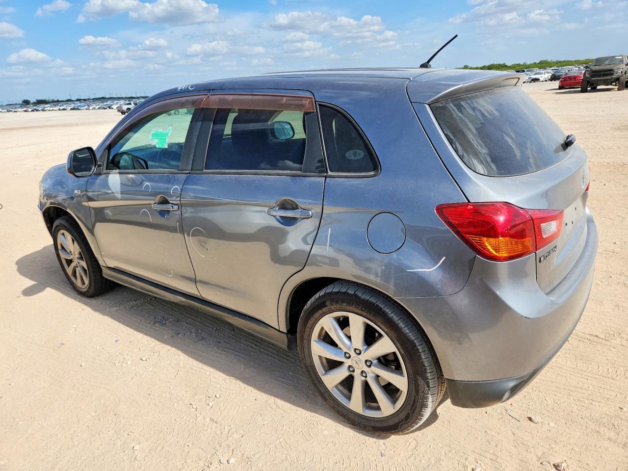 2015 Mitsubishi Outlander, ES