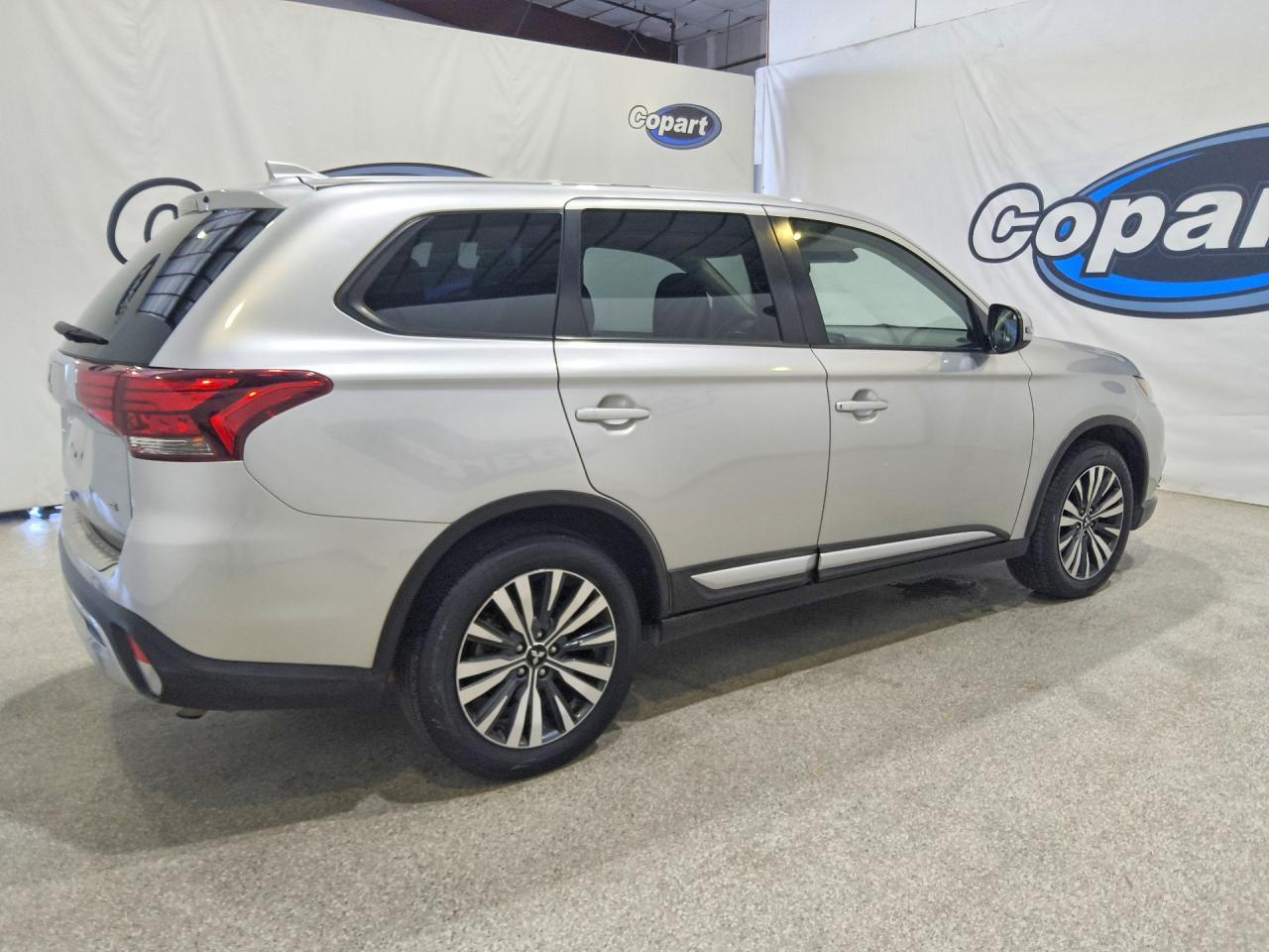 2020 Mitsubishi Outlander, Se...