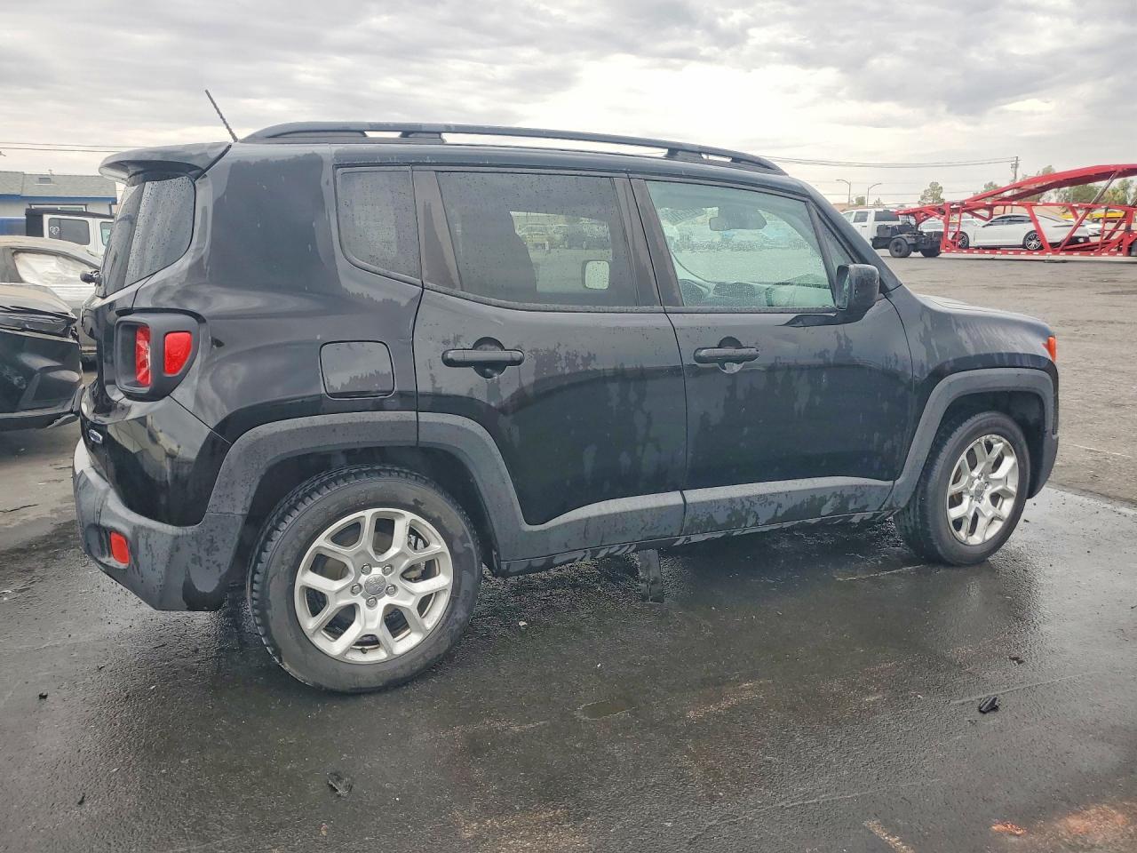 2017 Jeep Renegade, Latitude